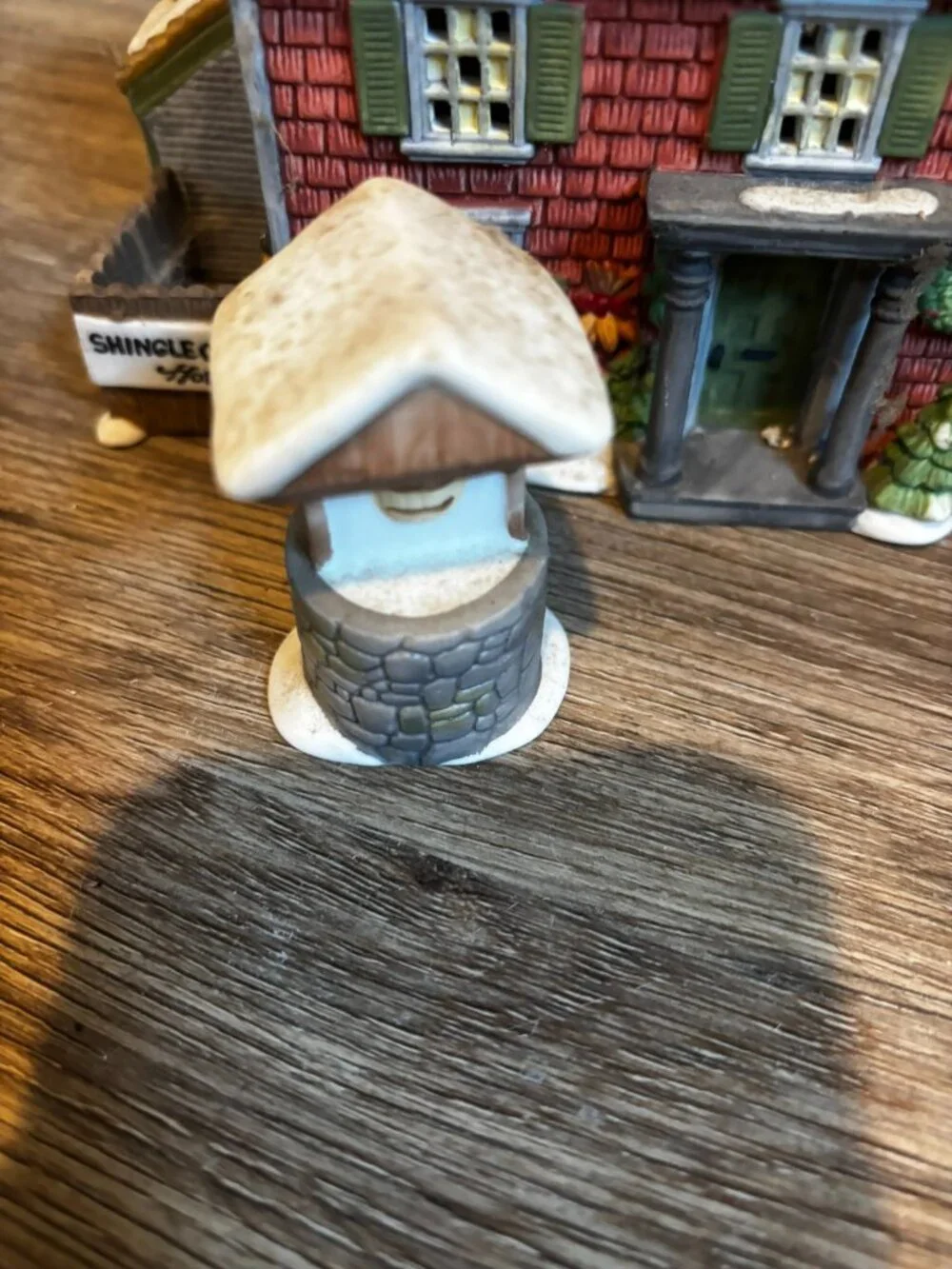 Department 56 Christmas village light up building Shingle Creek House